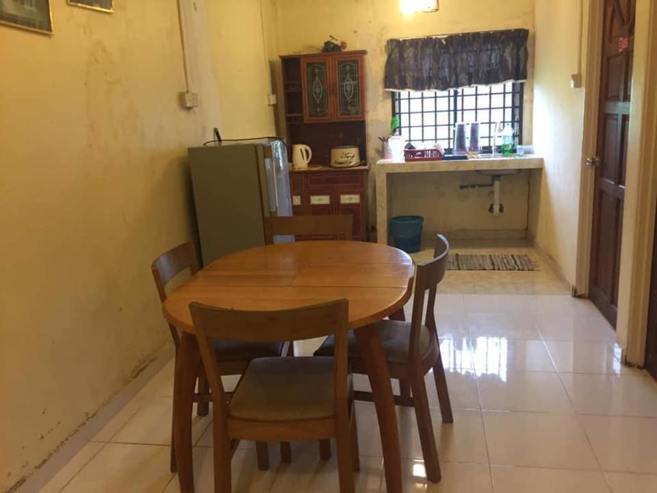 Trisya Homestay Kuala Terengganu Exterior foto